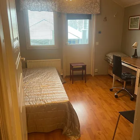 Cozy Near Centre Upstairs Homestay
