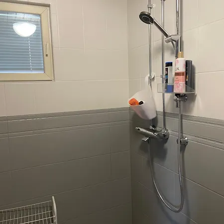 Cozy Near Centre And Golf Course, Upstairs *